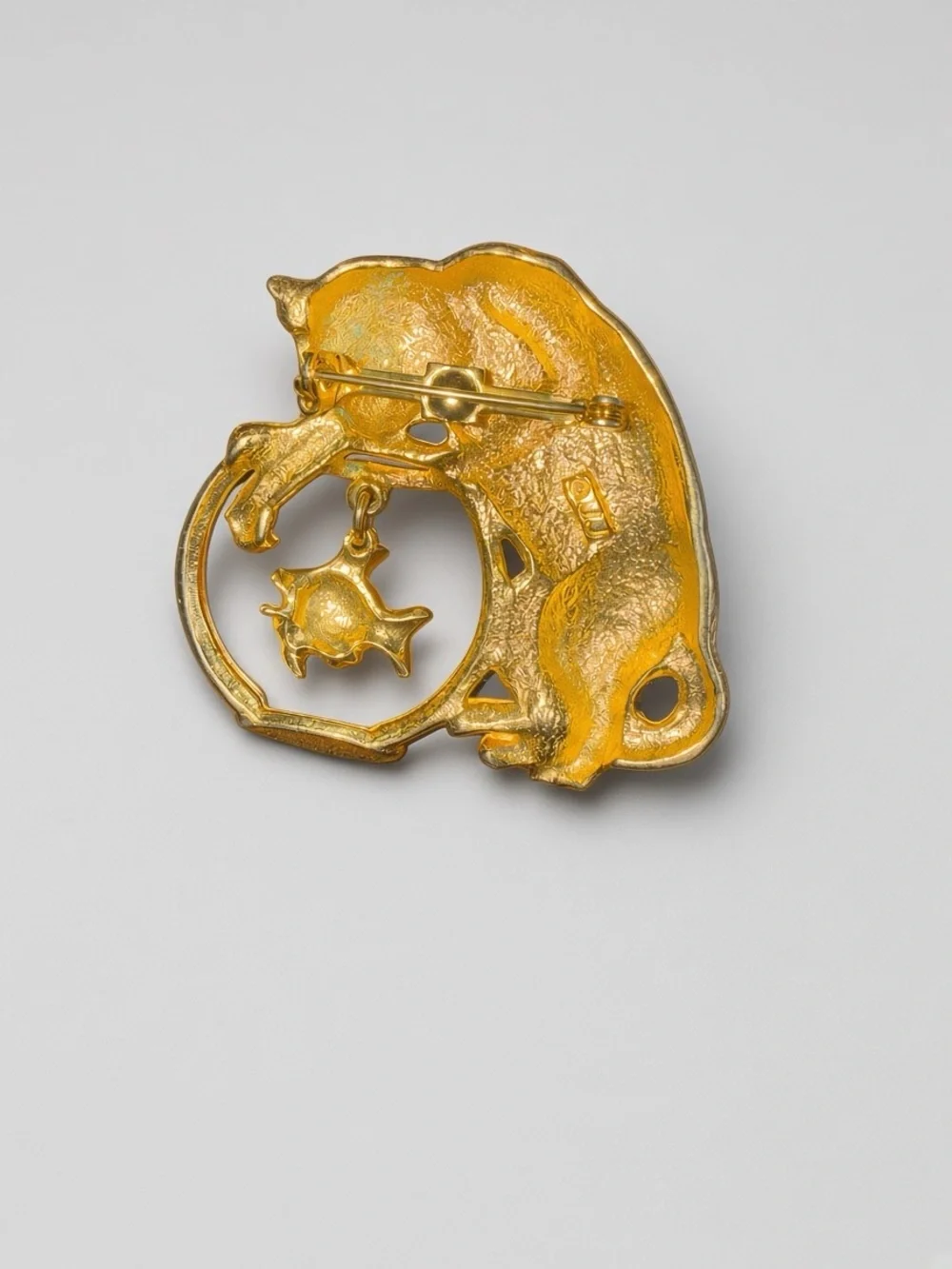 Vintage J.J. Jonette Jewelry Gold Tone Cat & Fish Bowl Brooch Pin